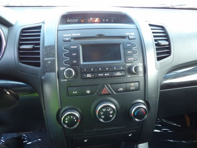 2012 Kia Sorento LX - Photo 10
